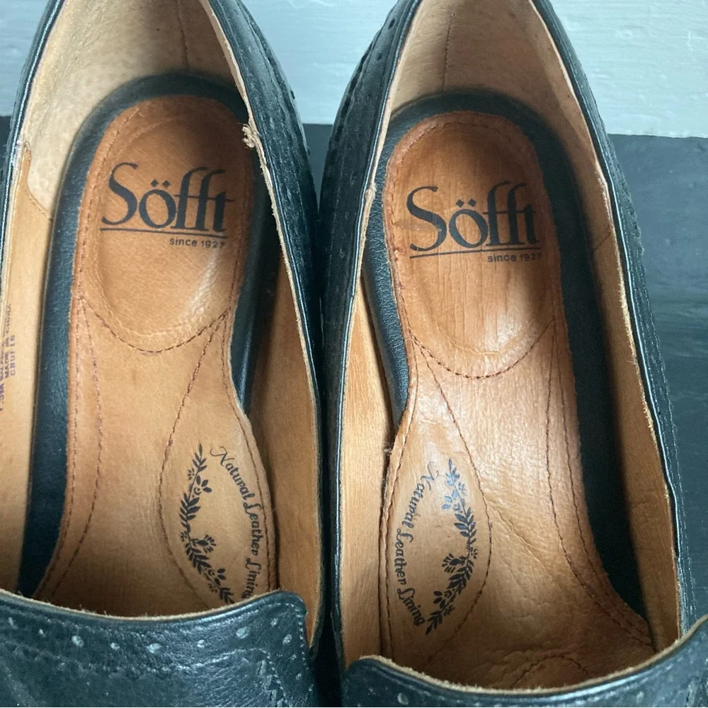 Sofft Leather Tassel Closed Toe Heels - Picture 6 of 8